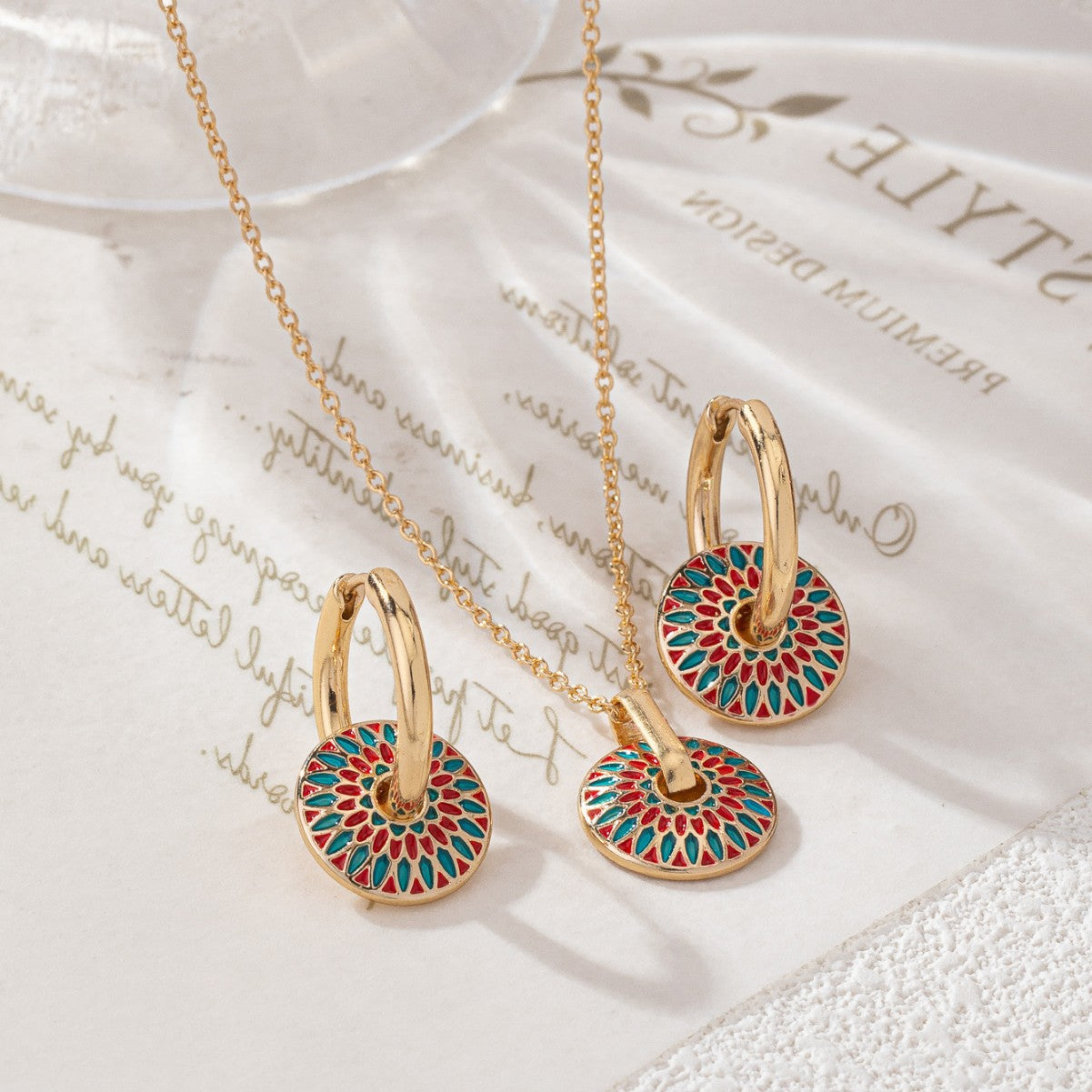 Fashionable Round Set